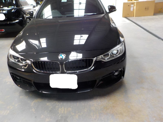 BMW 4シリーズ　420i フロントバンパー　修理 塗装