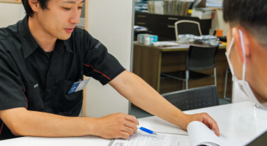 明るく落ち着いた受付で、お客様をお迎えしています